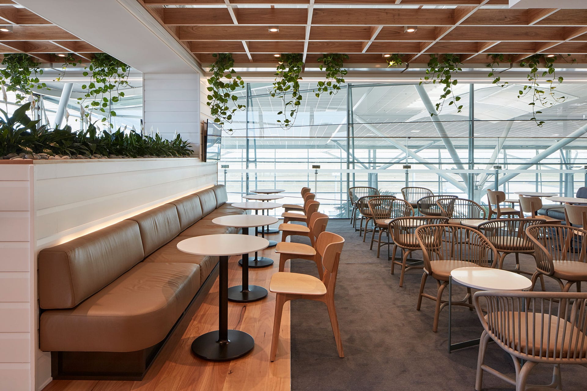interior designers Qantas Lounge Brisbane portfolio geyer design