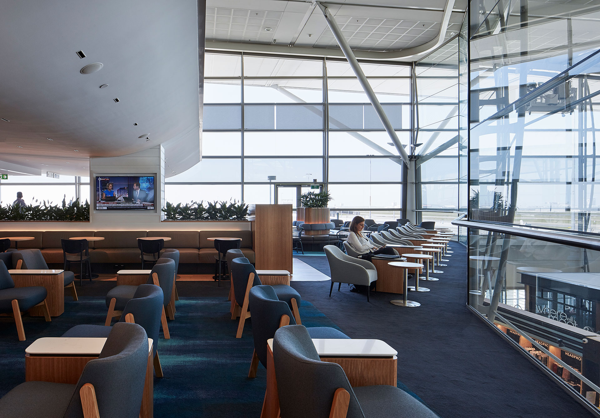 Qantas Lounge Brisbane portfolio geyer design